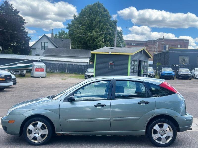 Used 2005 Ford Focus SES FWD image 6