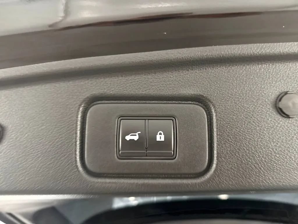 Used 2022 Nissan Pathfinder SV w/ SV Premium Package AWD/4WD image 9