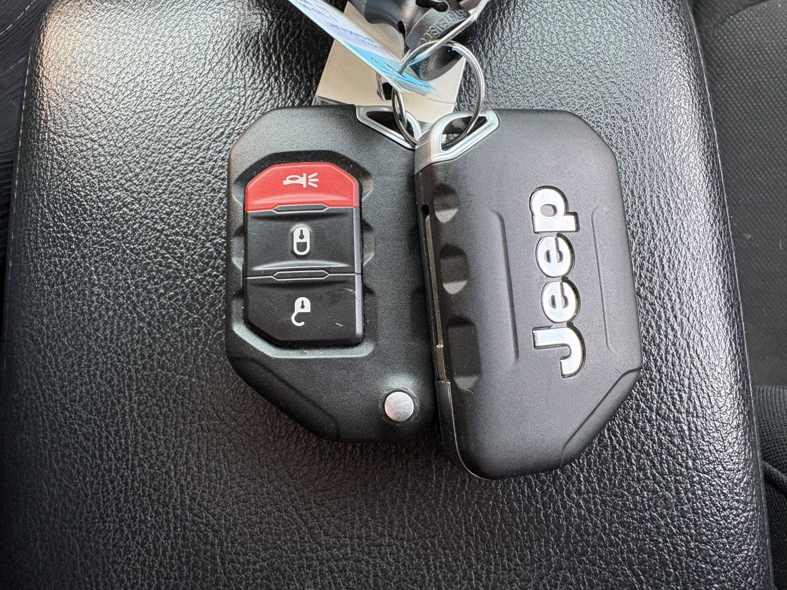 Used 2020 Jeep Wrangler Sport AWD/4WD image 18