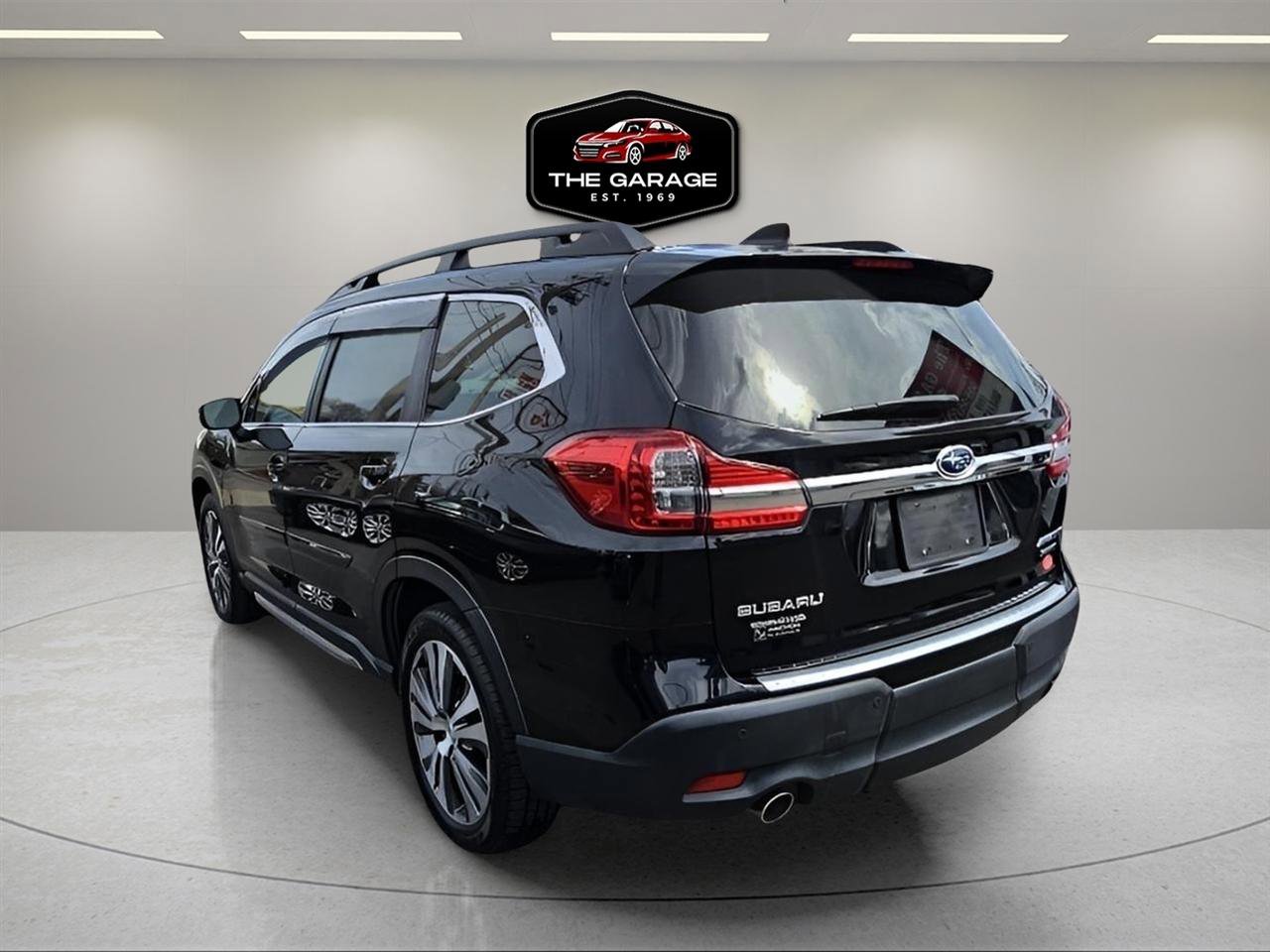 Used 2021 Subaru Ascent Limited w/ Technology Package image 4