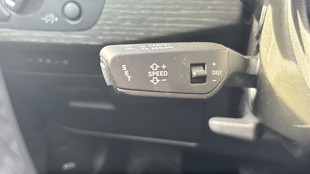 Used 2023 Audi A4 2.0T Premium w/ Convenience Package image 29