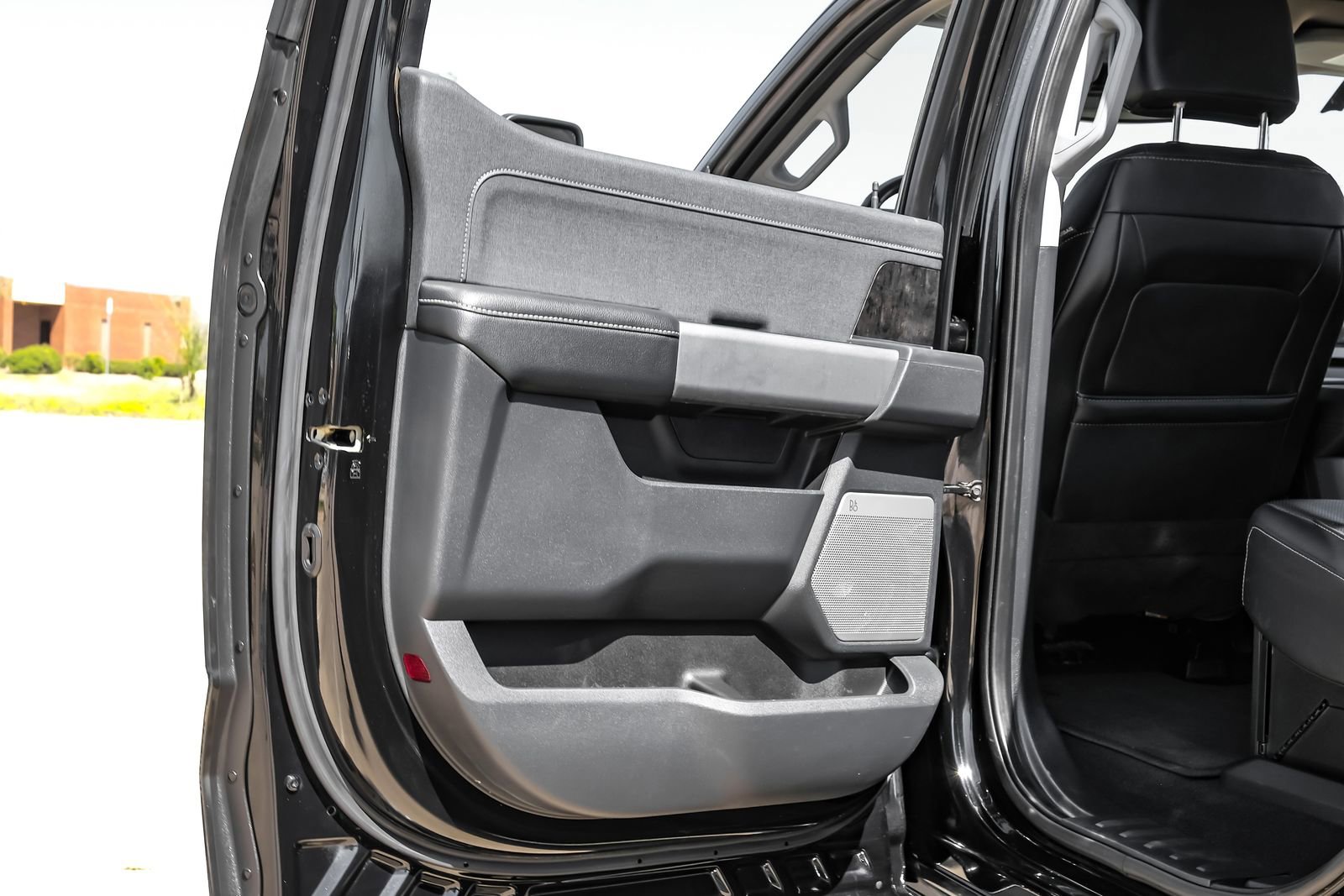 Used 2023 Ford F350 Lariat image 48