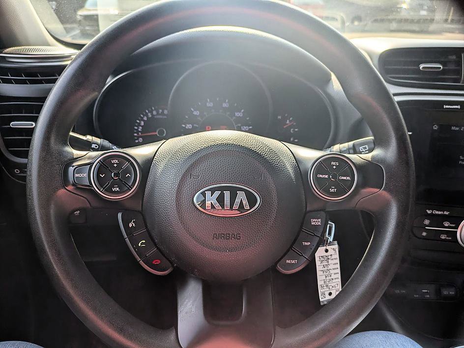 Used 2019 Kia Soul + image 17