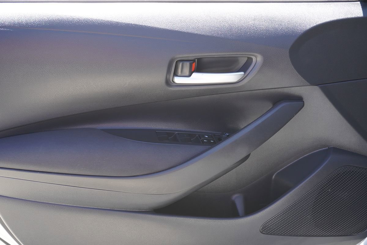 Used 2020 Toyota Corolla LE w/ Carpet Mat Package (TMS) FWD image 23