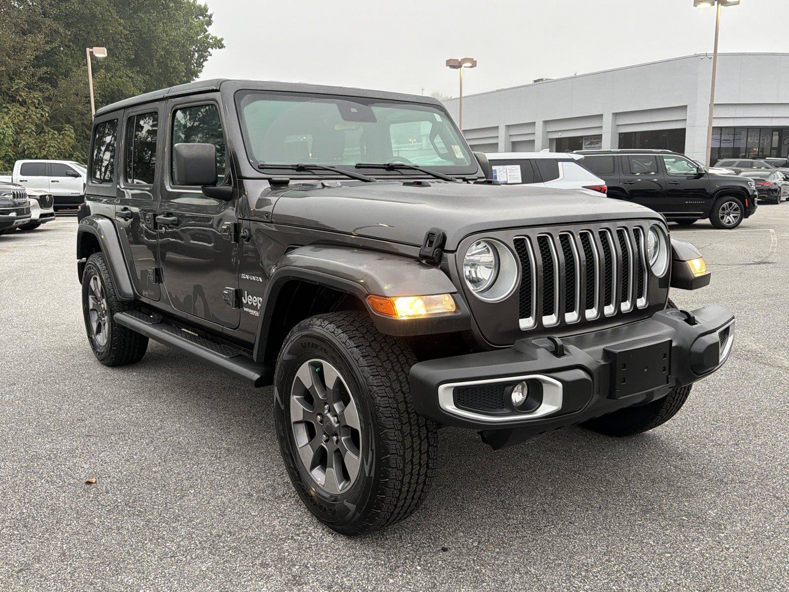 Used 2021 Jeep Wrangler Unlimited Sahara w/ Uconnect 4C Nav & Sound Group AWD/4WD image 4