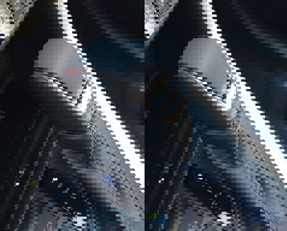 Used 2025 Toyota RAV4 XLE Premium image 12