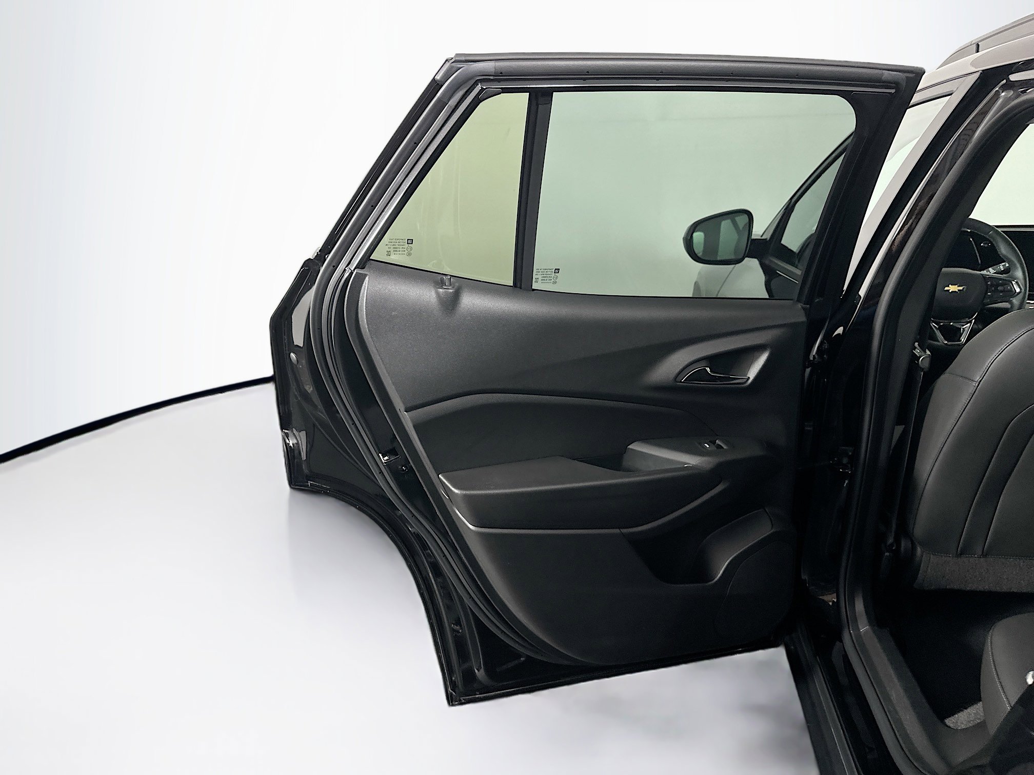 Used 2025 Chevrolet Trax LT w/ LT Convenience Package image 24