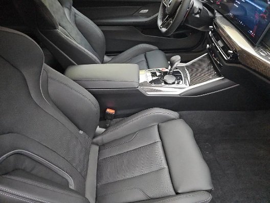 Used 2026 BMW M4 xDrive Competition w/ Executive Package image 6