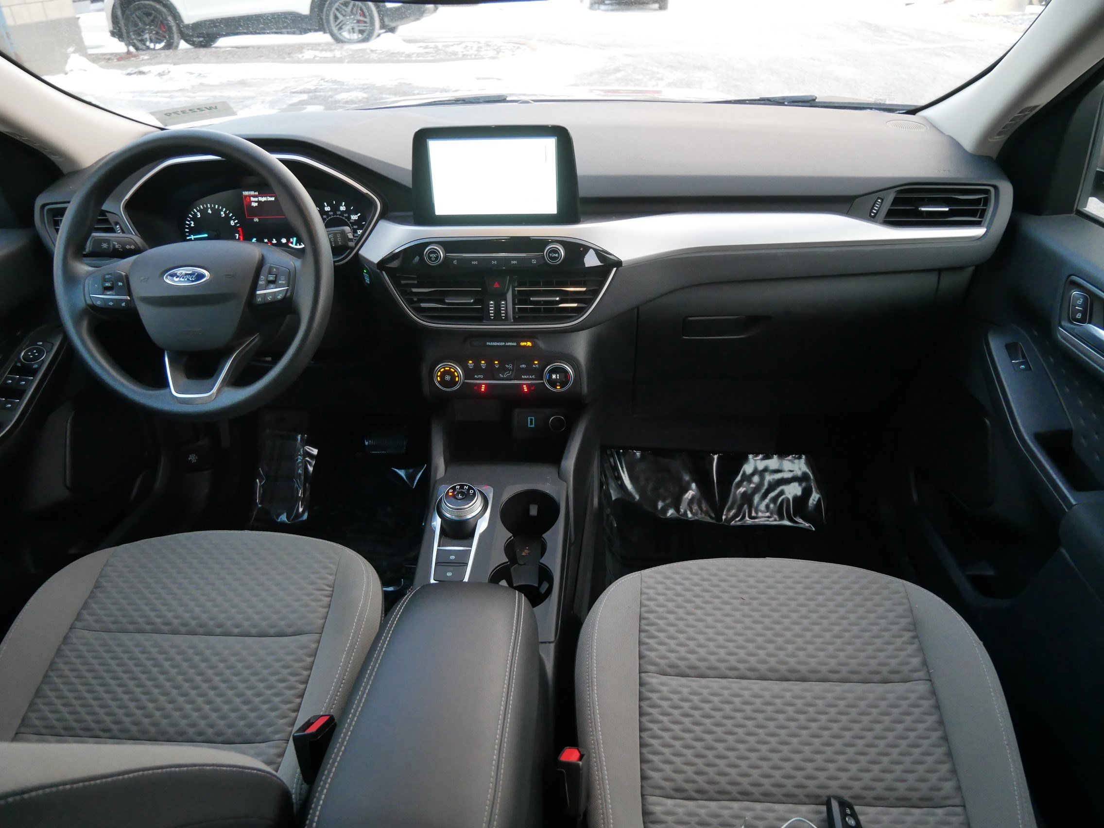 Used 2020 Ford Escape SE image 10