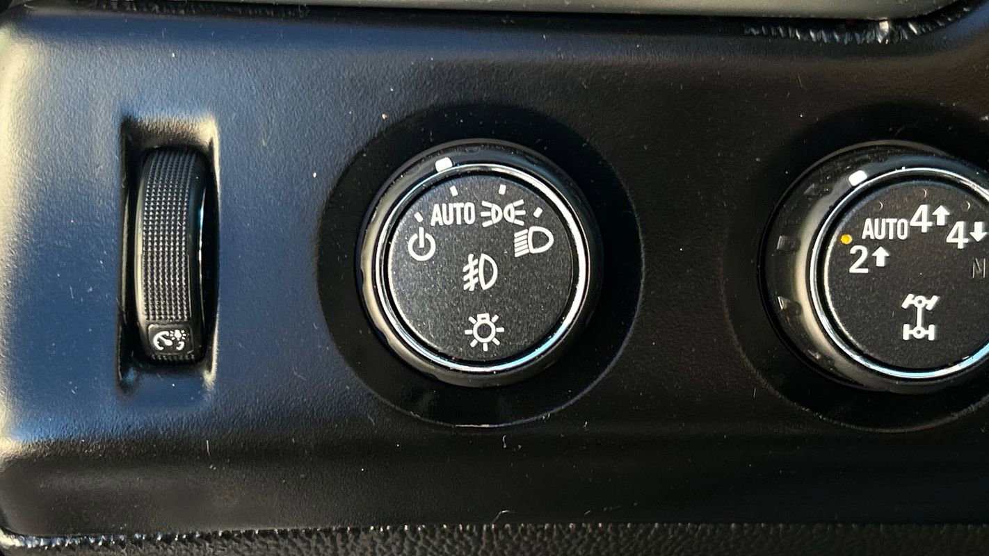 Used 2018 Chevrolet Tahoe LT w/ Luxury Package image 23