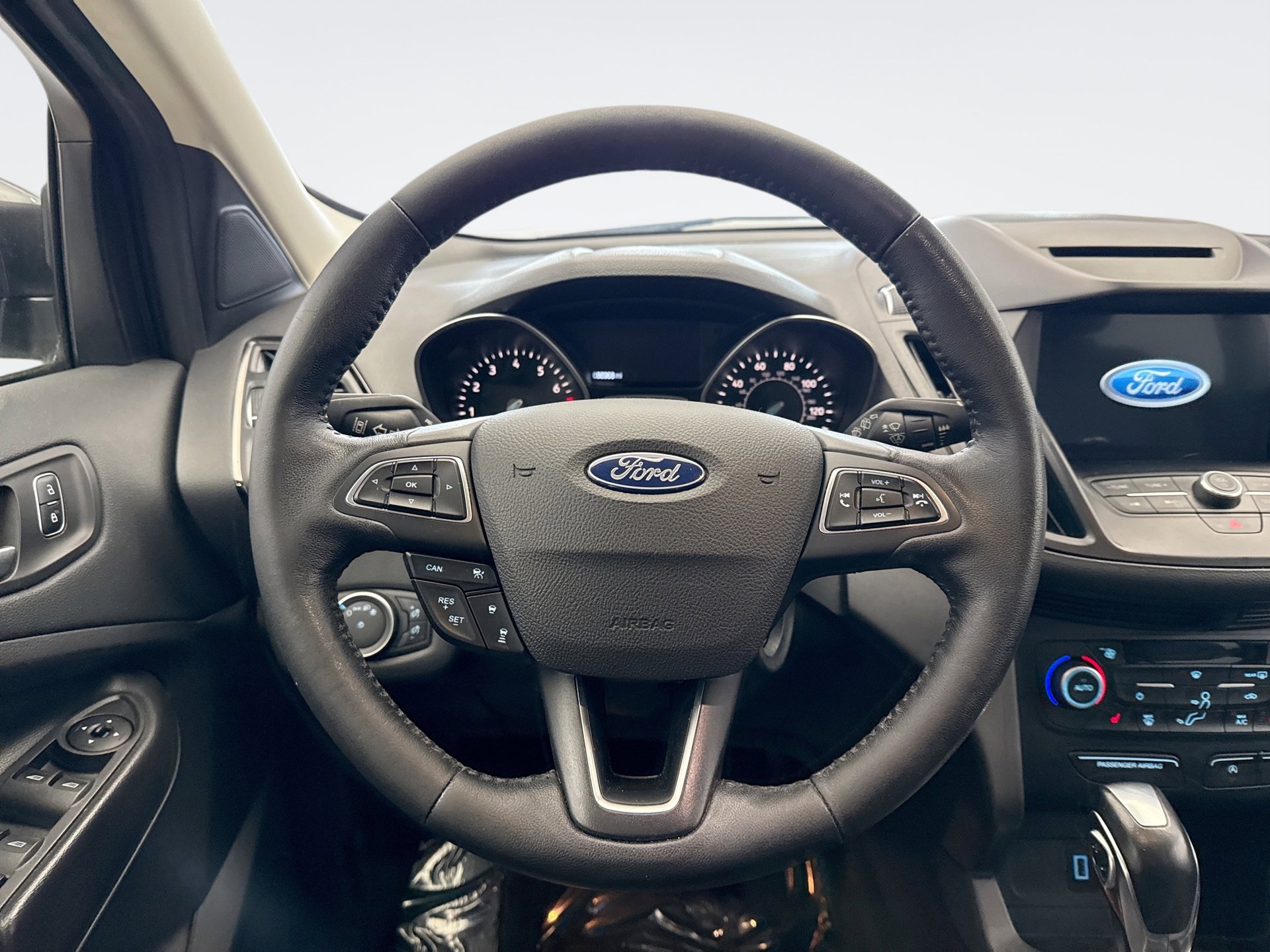 Used 2018 Ford Escape SEL w/ Ford Safe & Smart Package AWD/4WD image 12