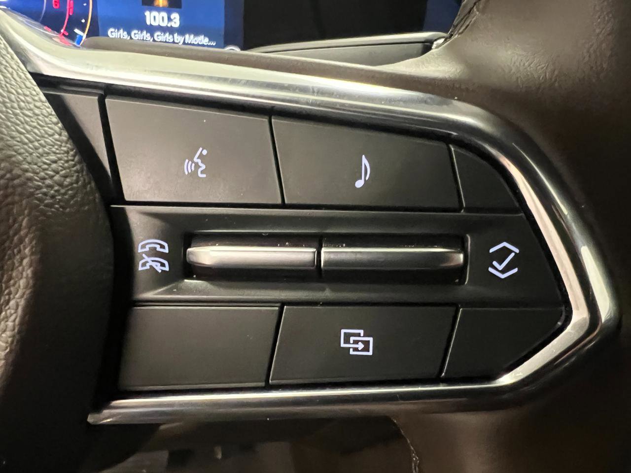 Used 2025 Chevrolet Suburban LT image 41