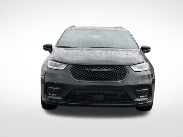 Used 2023 Chrysler Pacifica Touring-L w/ S Appearance Package image 31