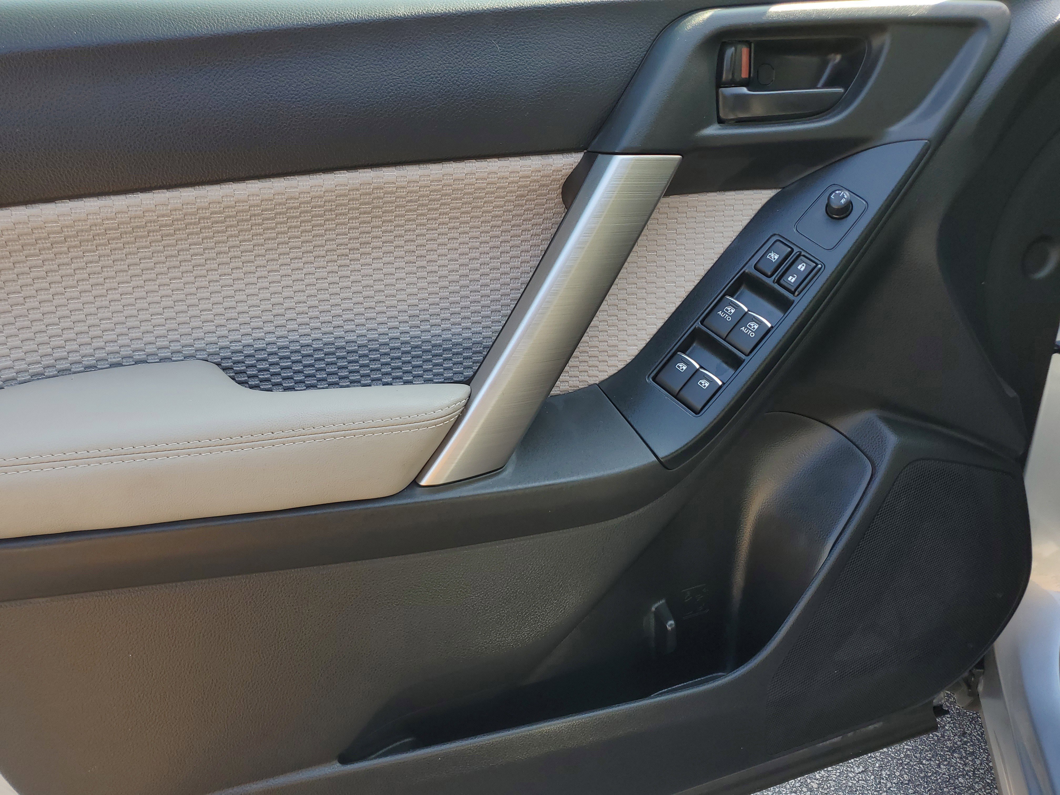 Used 2017 Subaru Forester 2.5i Premium AWD/4WD image 17