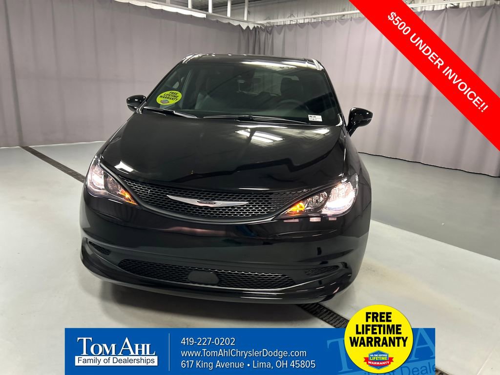 New 2026 Chrysler Voyager LX image 2