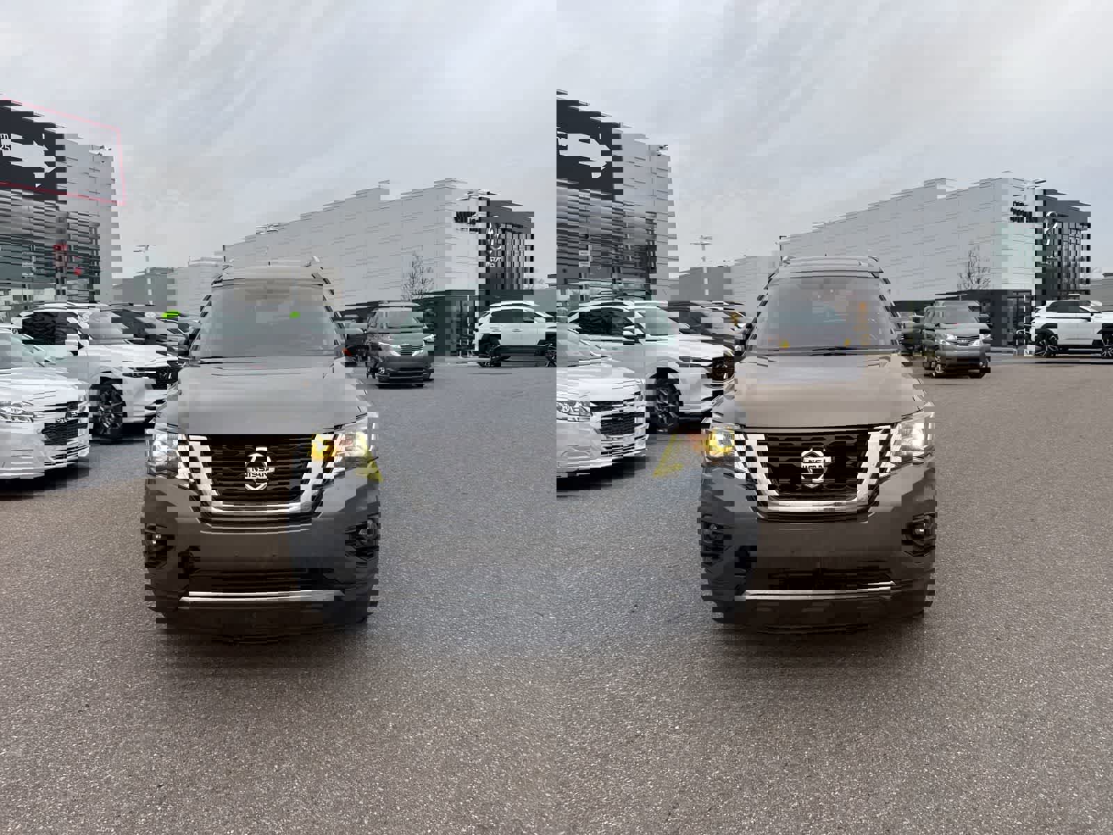 Used 2018 Nissan Pathfinder SL w/ SL Premium Package image 2