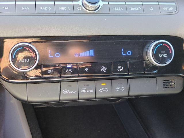 Used 2024 Hyundai Elantra SEL FWD image 24