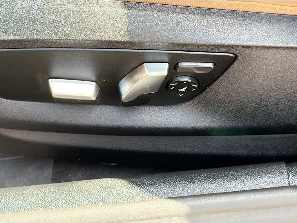 Used 2023 BMW 530i w/ Premium Package RWD image 25