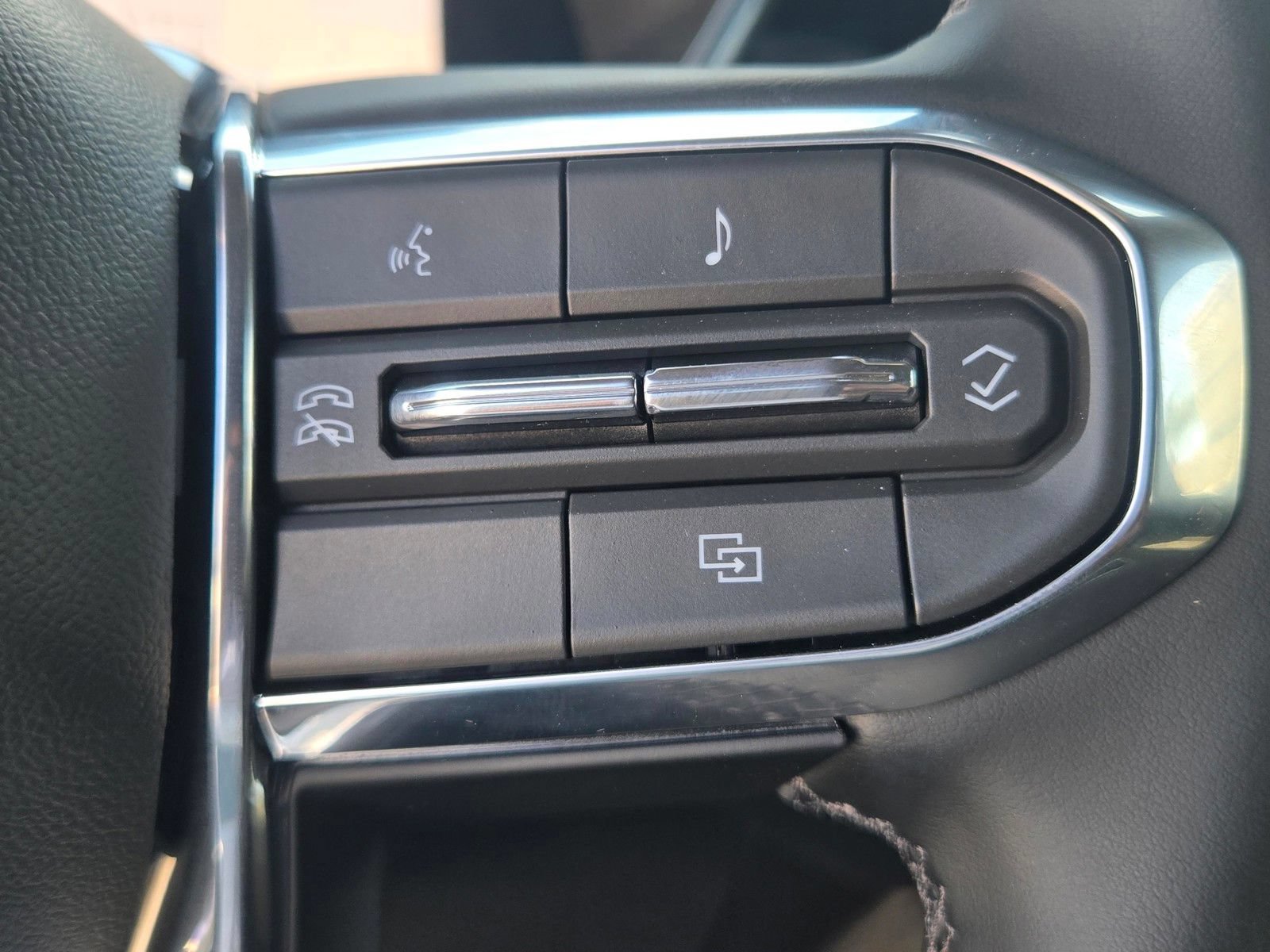 New 2026 GMC Canyon Elevation RWD image 17