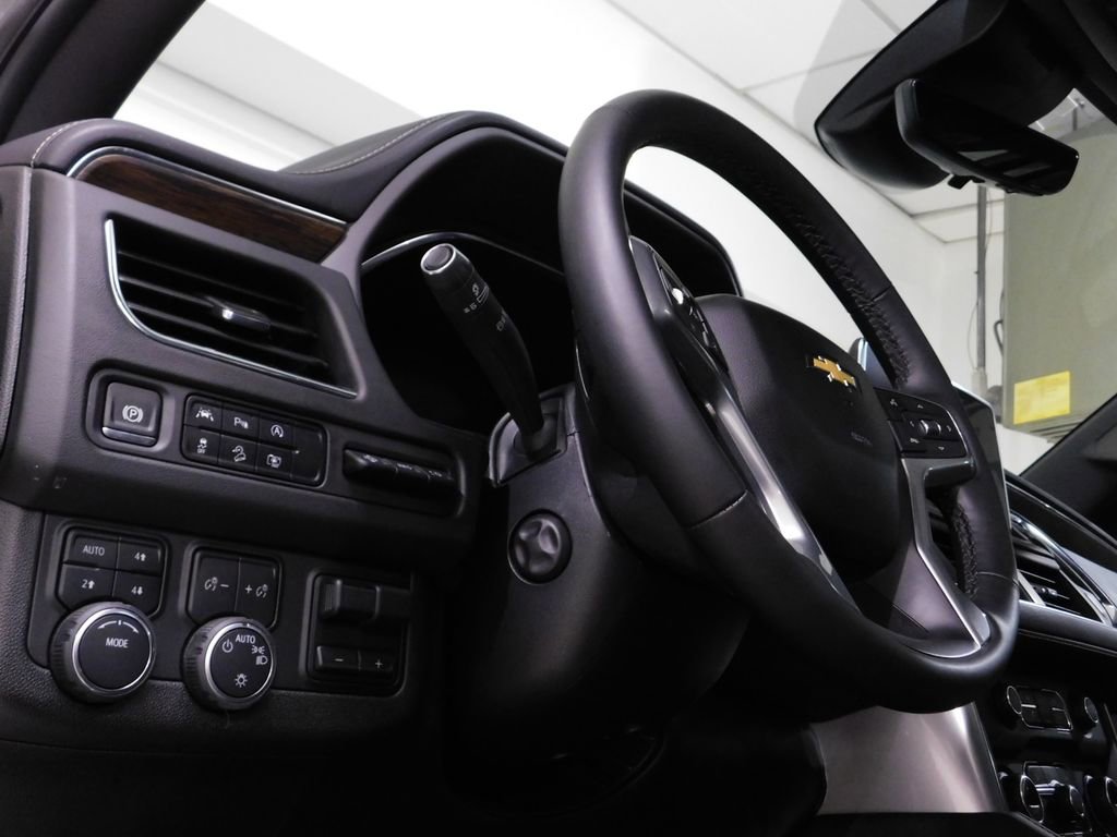 Used 2024 Chevrolet Tahoe Premier w/ Premium Package AWD/4WD image 28