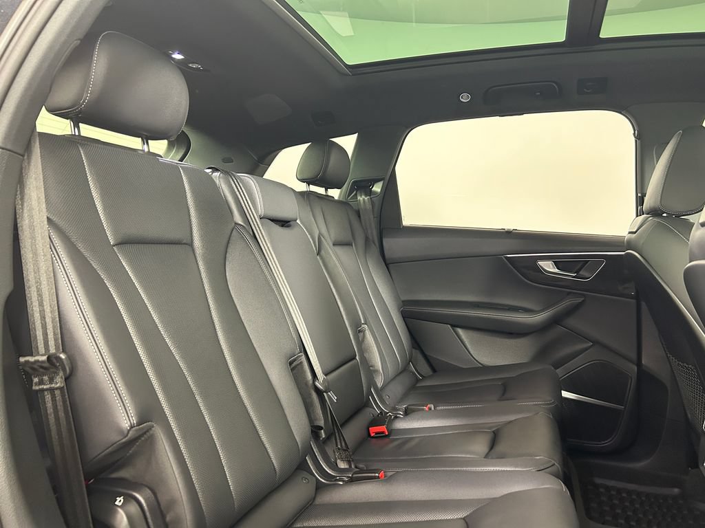 Used 2025 Audi Q7 3.0T Premium Plus AWD/4WD image 26