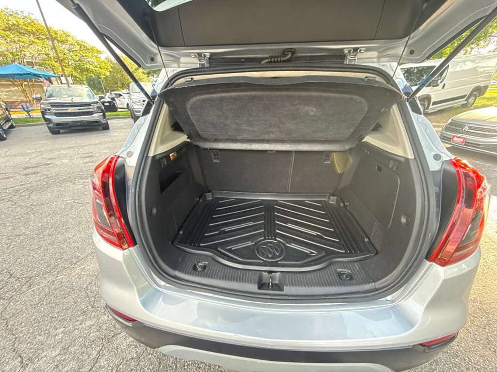 Used 2017 Buick Encore Essence w/ Experience Buick Package FWD image 5