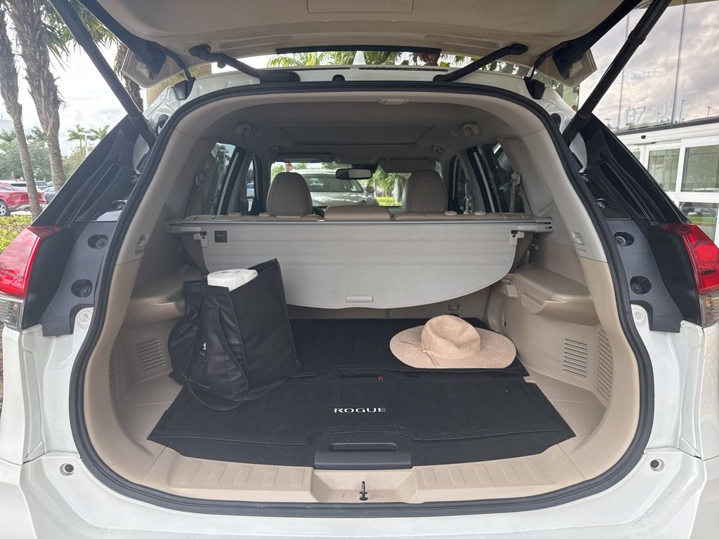 Used 2018 Nissan Rogue SL w/ Premium Package image 10