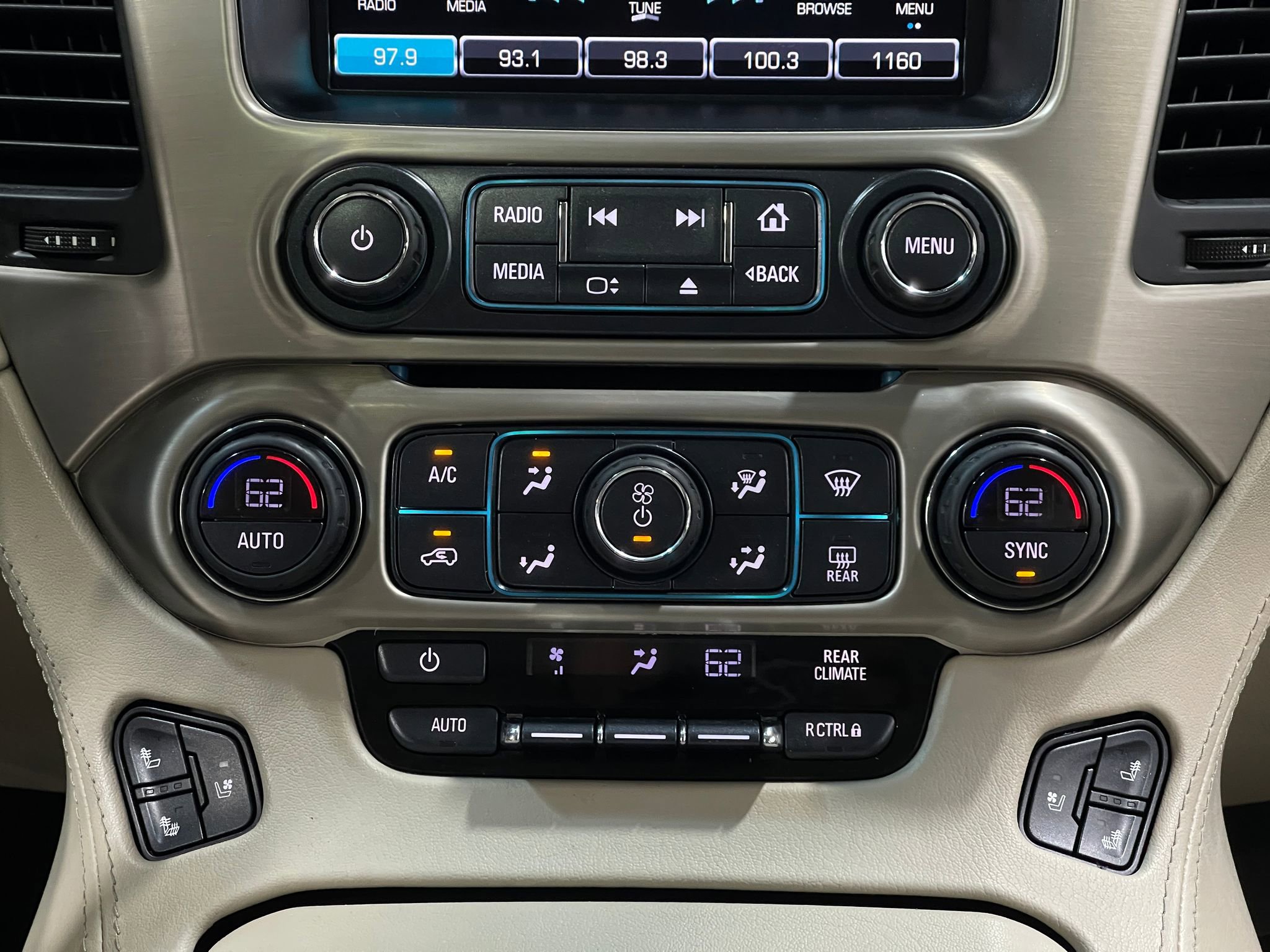 Used 2018 GMC Yukon Denali image 25