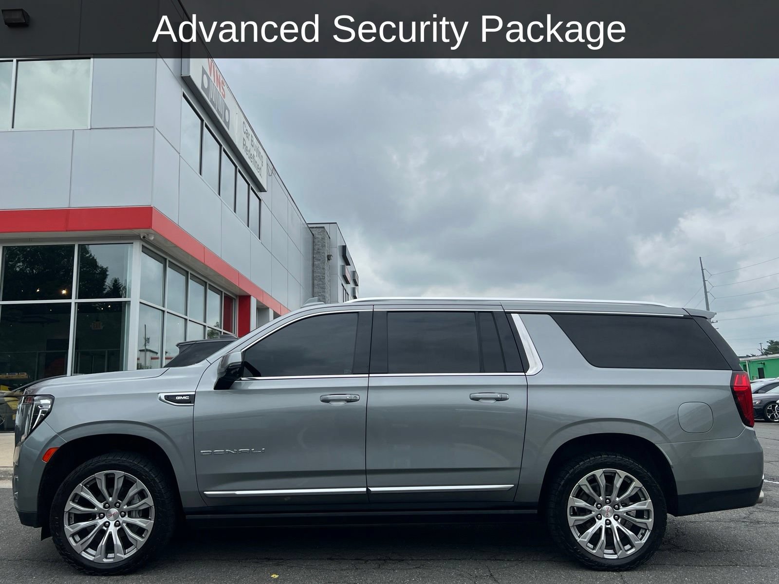 Used 2023 GMC Yukon XL Denali AWD/4WD image 5