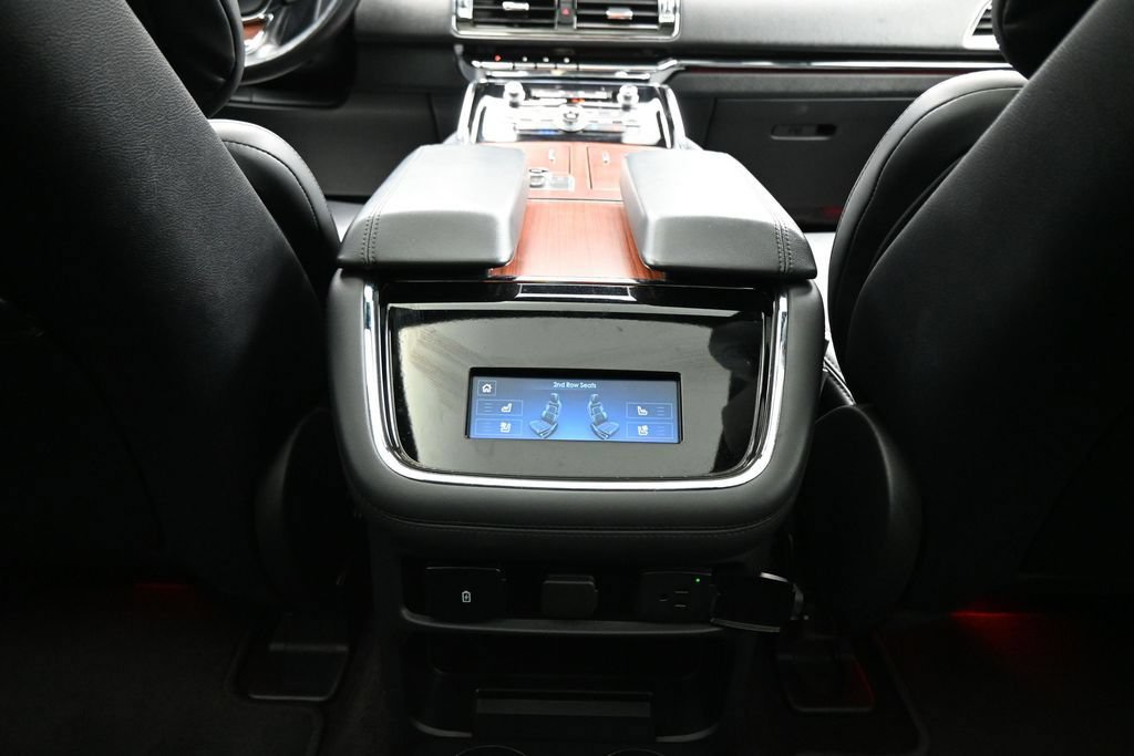 Used 2023 Lincoln Navigator Reserve AWD/4WD image 27
