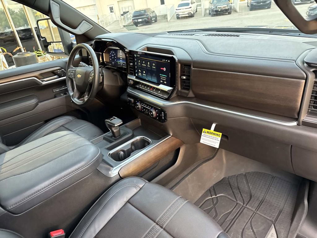 Certified 2025 Chevrolet Silverado 1500 High Country w/ High Country Premium Package image 13
