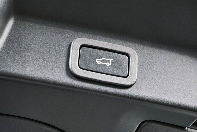 Used 2021 Jaguar F-PACE SVR AWD/4WD image 28