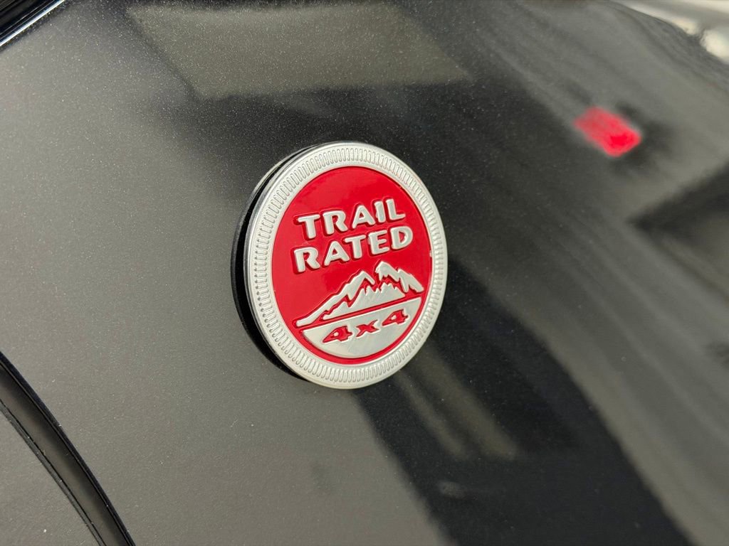 Used 2016 Jeep Cherokee Trailhawk w/ Comfort/Convenience Group image 16