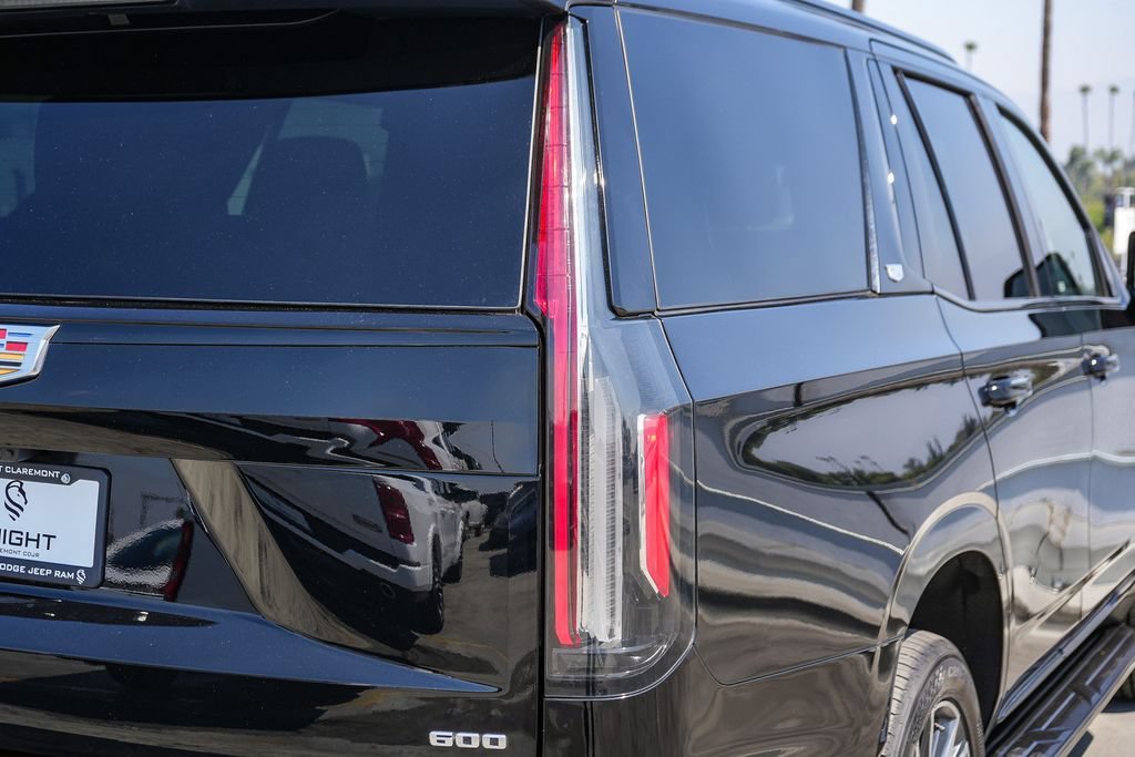 Used 2024 Cadillac Escalade Sport AWD/4WD image 10