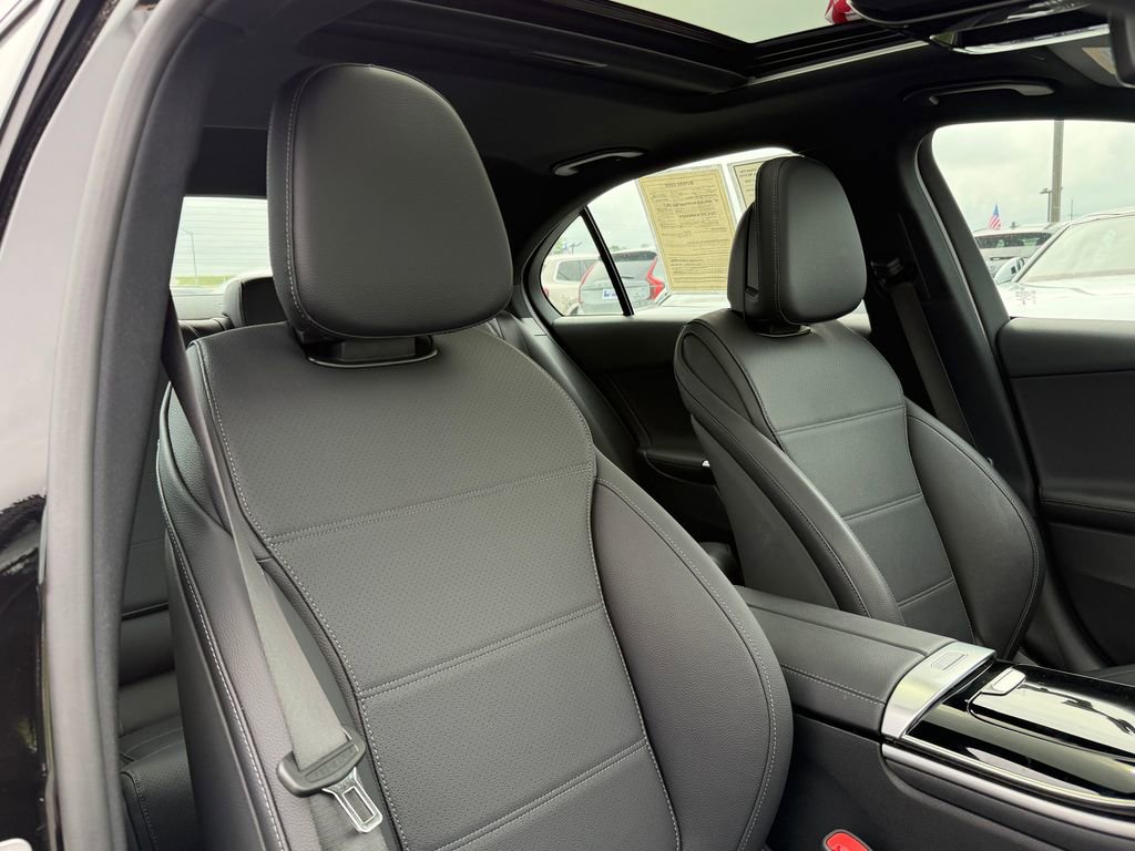 Used 2025 Mercedes-Benz C 300 4MATIC Sedan image 18