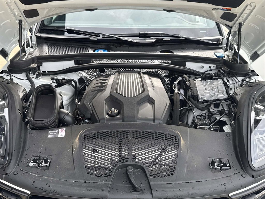 New 2025 Porsche Macan Turbo image 28