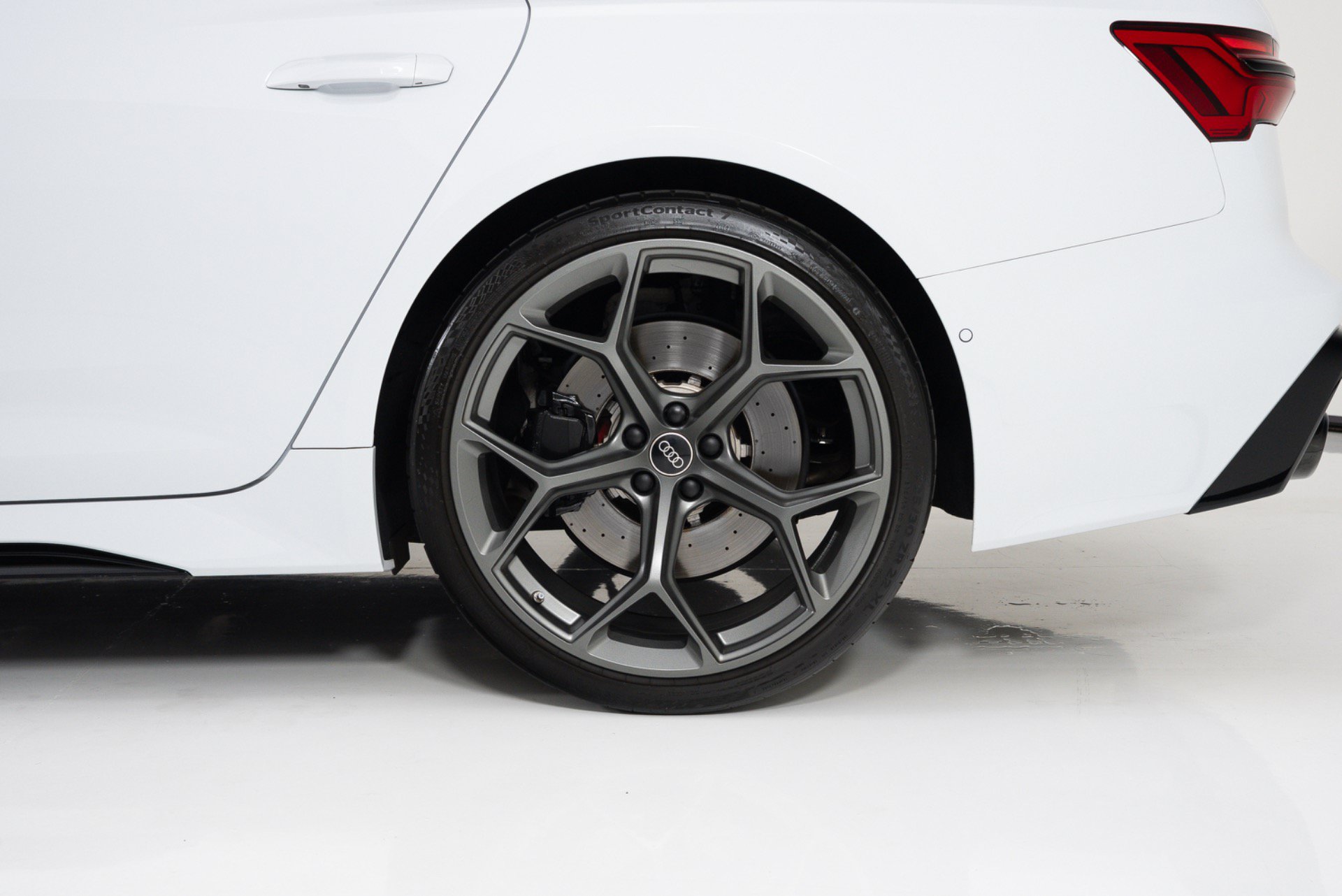 Used 2024 Audi RS 6 performance AWD/4WD image 10
