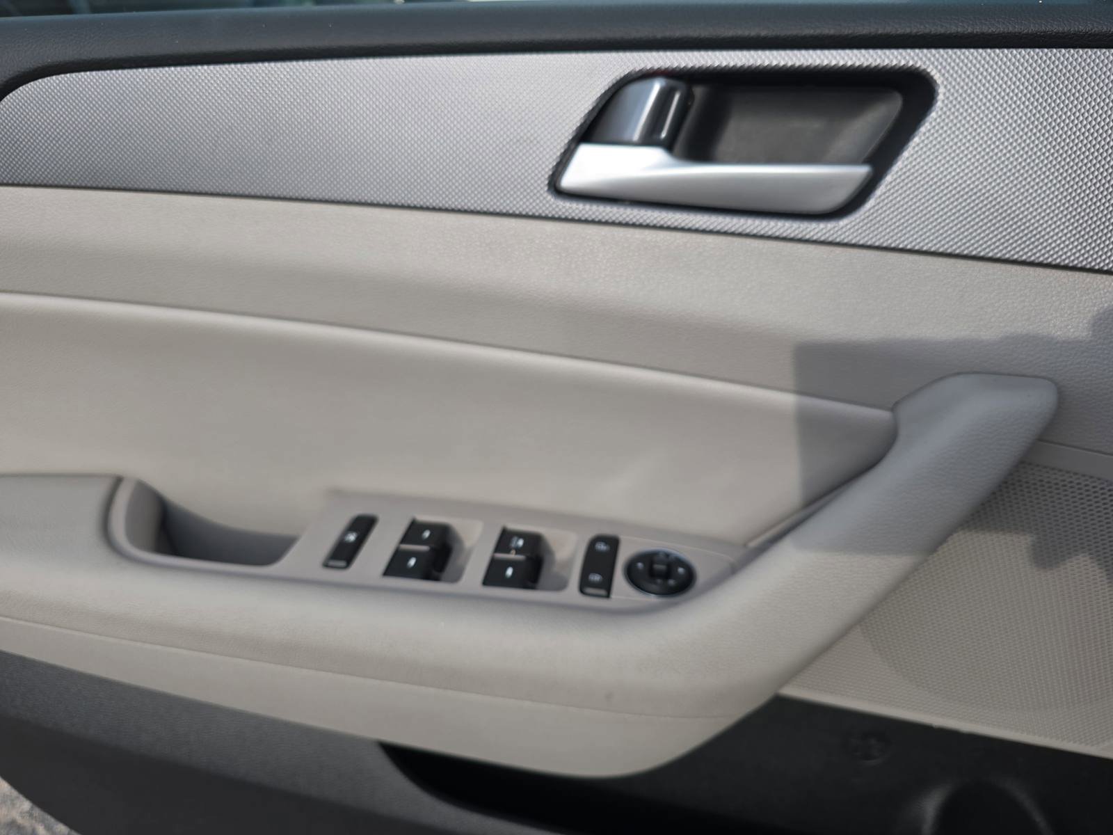 Used 2017 Hyundai Sonata SE image 30