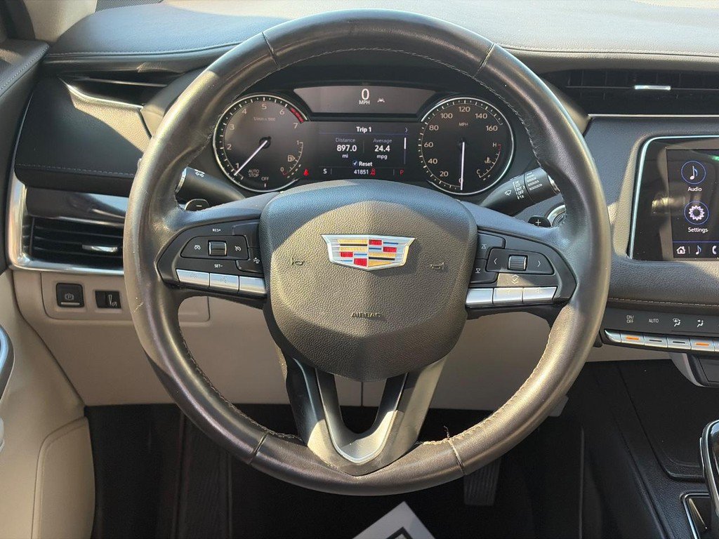 Certified 2022 Cadillac XT4 Luxury w/ Driver Awareness Package FWD image 12