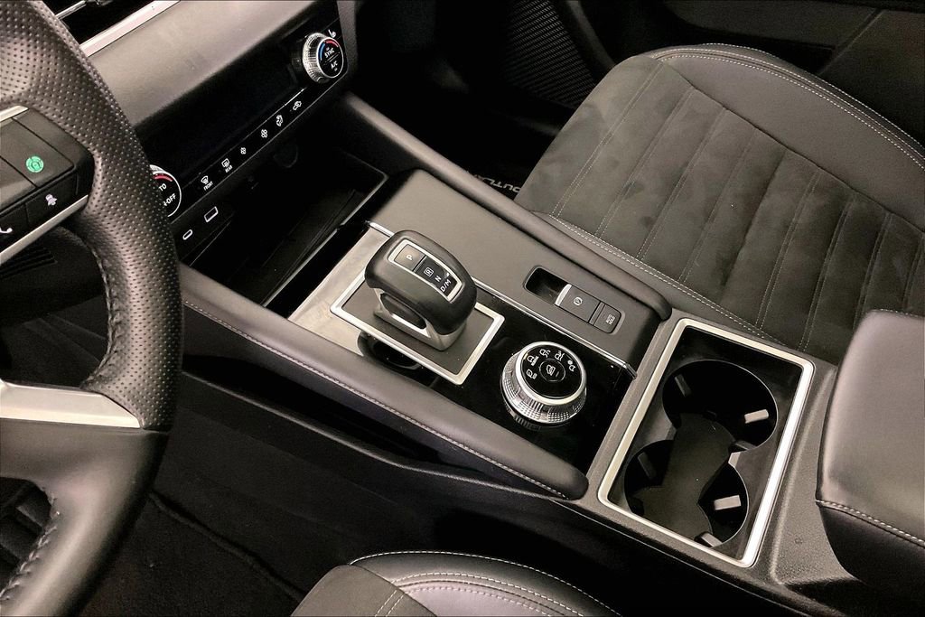 Used 2024 Mitsubishi Outlander SE FWD image 19
