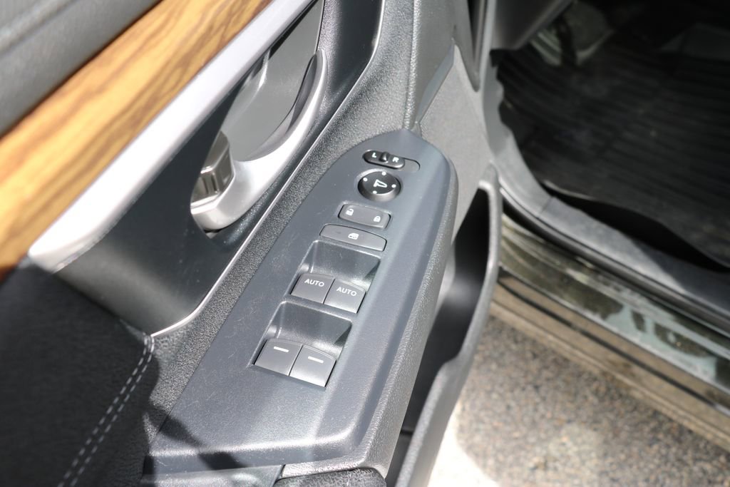 Used 2019 Honda CR-V EX image 8