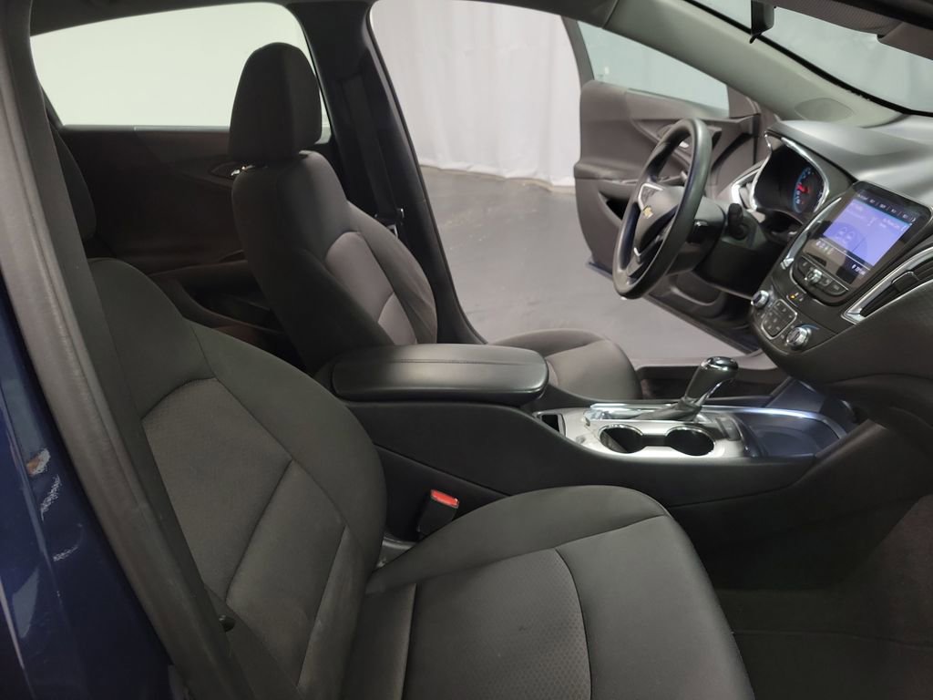 Used 2020 Chevrolet Malibu LT FWD image 23