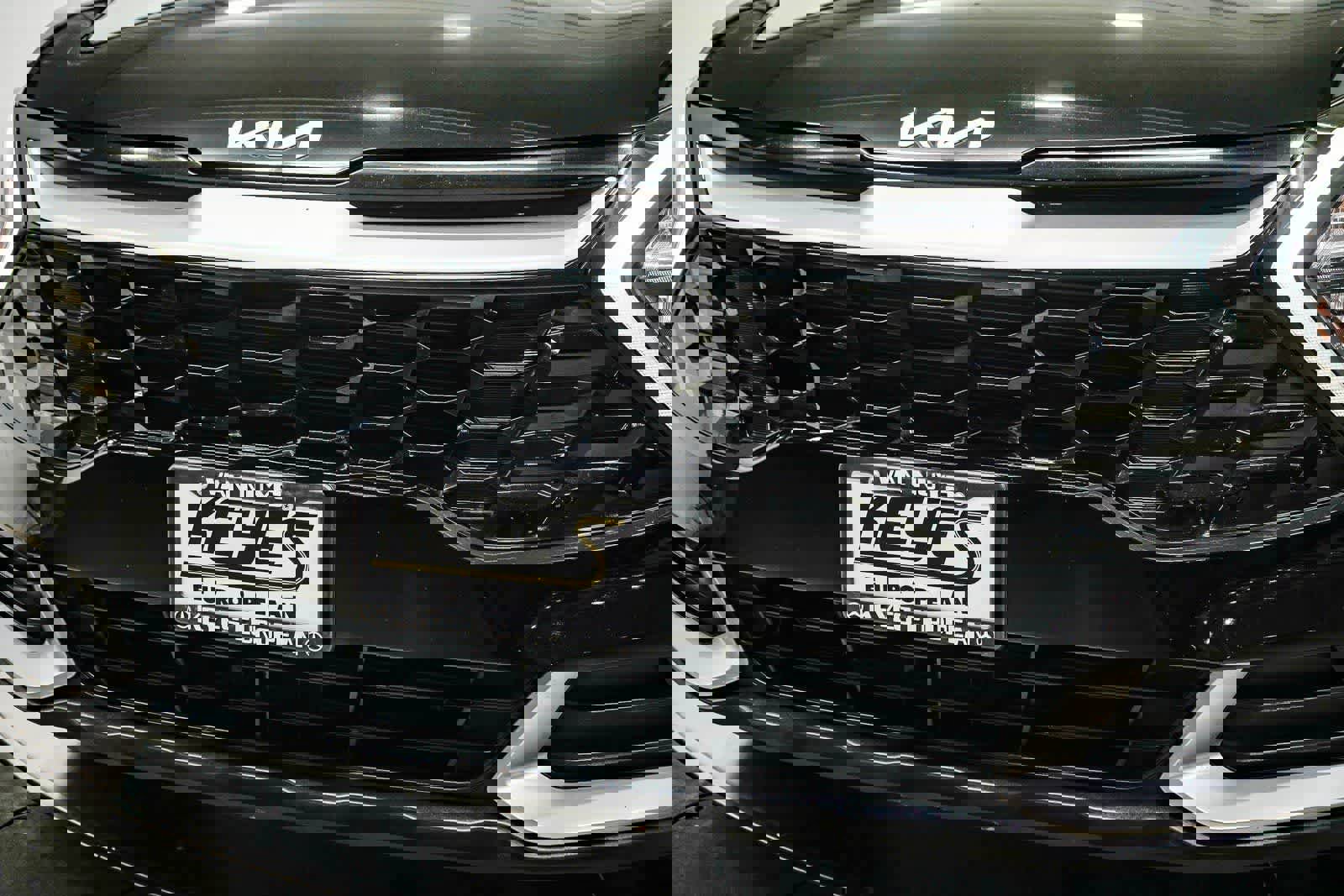 Used 2023 Kia Sportage EX image 8