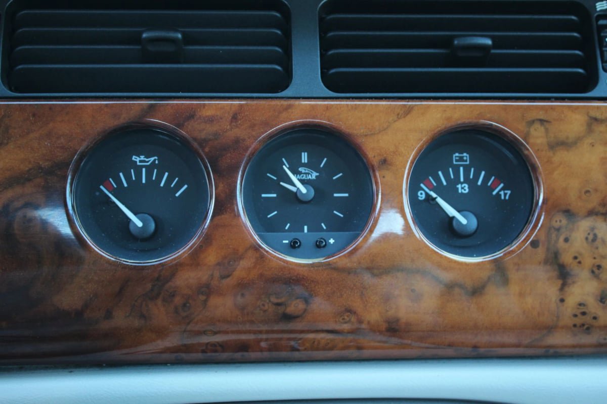 Used 2000 Jaguar XK8 image 25