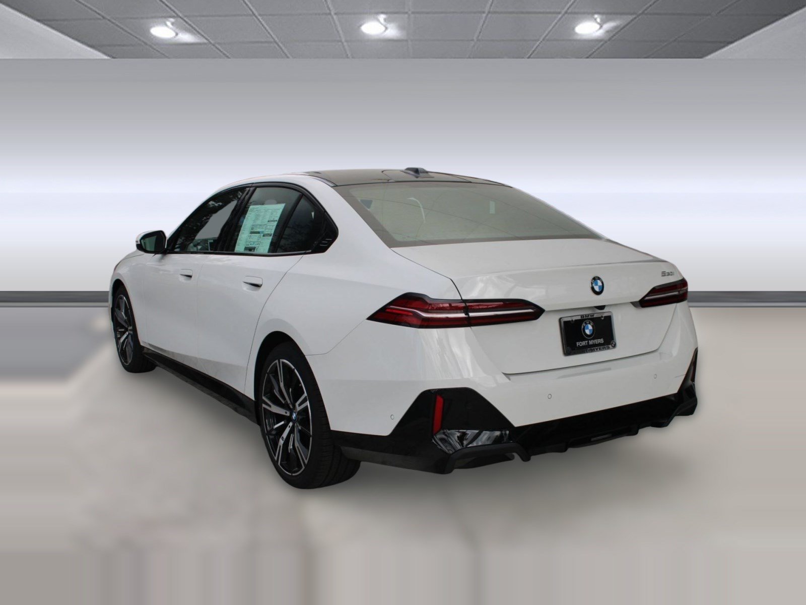 Used 2026 BMW 530i w/ M Sport Package RWD image 3