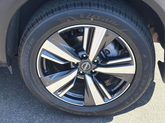 Certified 2023 Nissan Rogue Platinum FWD image 31
