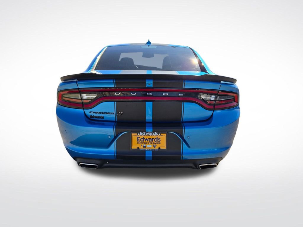 Used 2019 Dodge Charger SXT w/ Blacktop Package image 4