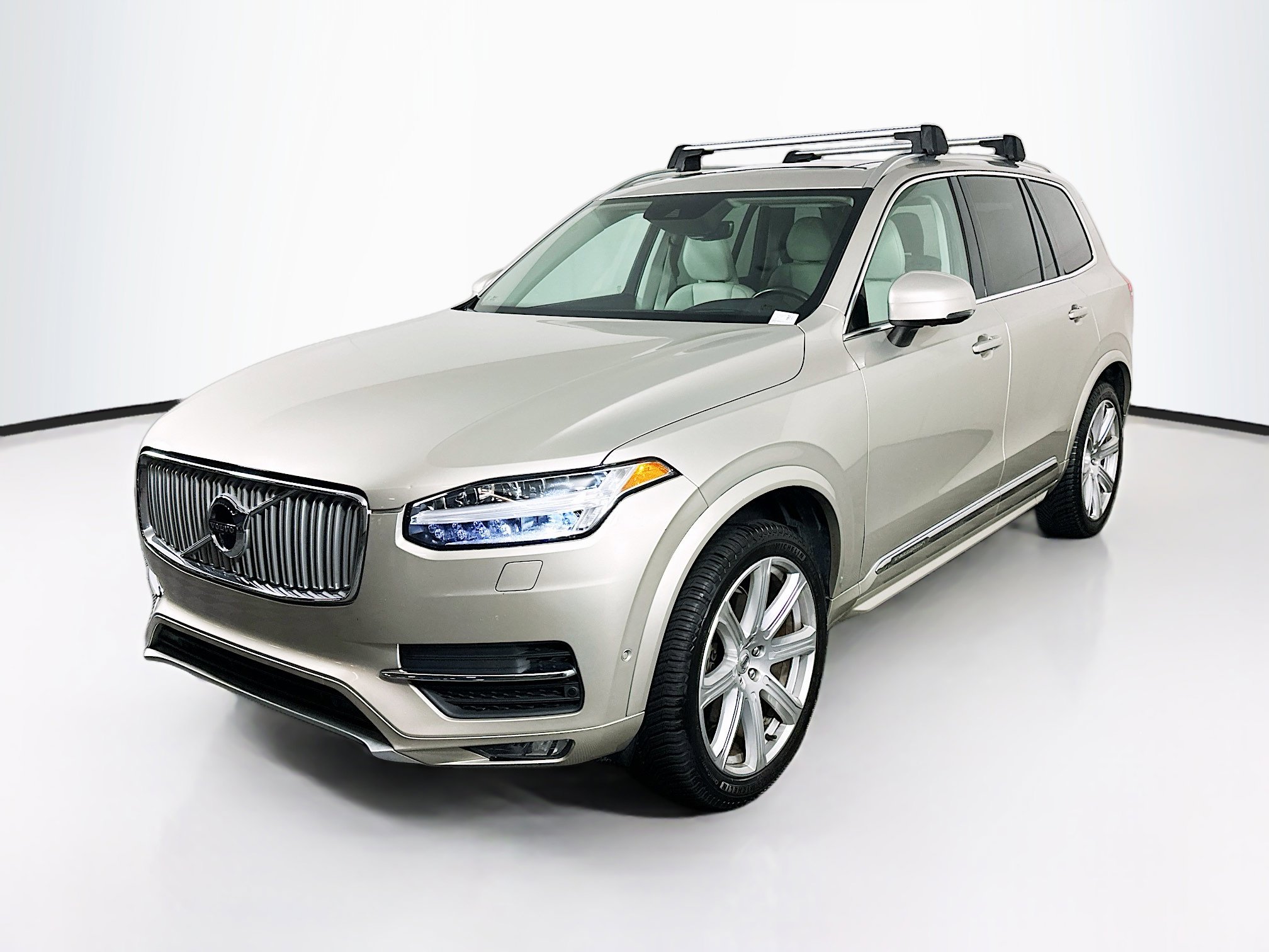 Used 2018 Volvo XC90 T6 Inscription w/ Convenience Package AWD/4WD image 3