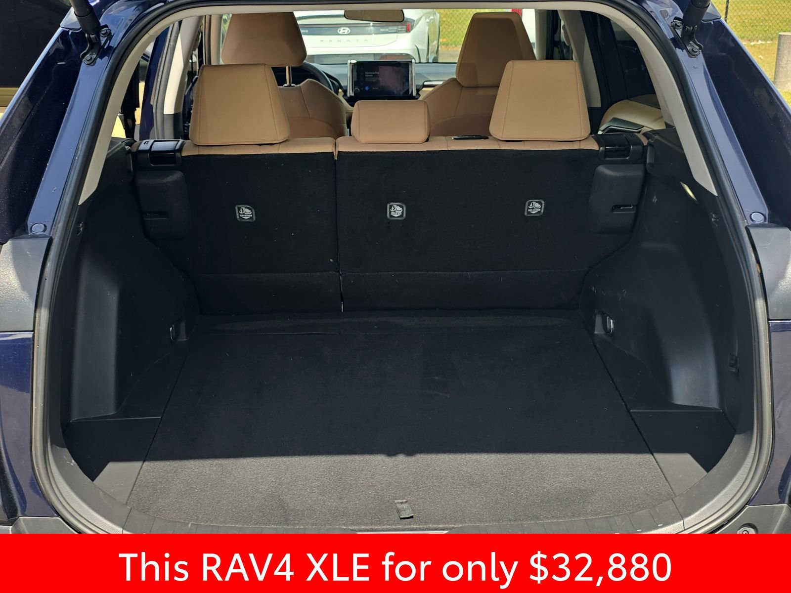 Used 2025 Toyota RAV4 XLE w/ Convenience Package FWD image 18