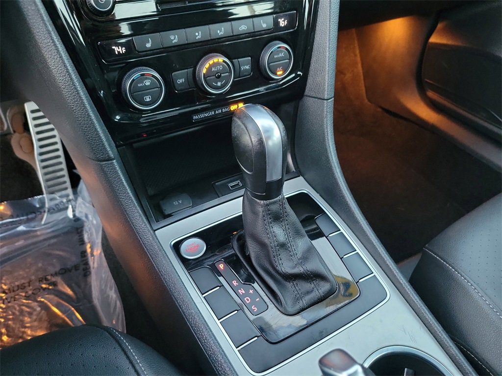 Certified 2022 Volkswagen Passat 2.0T R-Line image 23